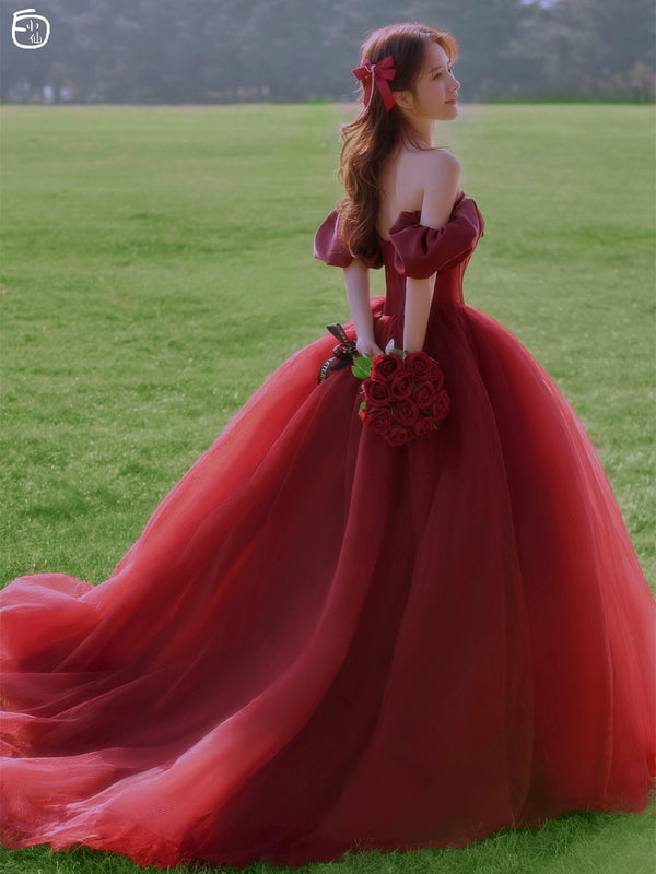 2025 new travel photography light wedding dress red main wedding dress bride wedding senior trailing location princess dress on the run