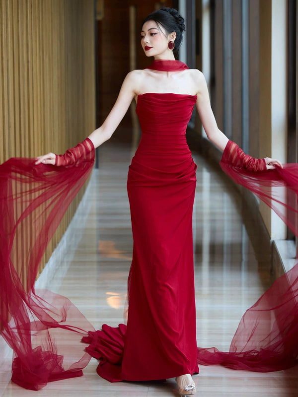 tube top toast, bridal morning gown, niche light luxury engagement, fish tail red evening dress, women's return to the door for the banquet
