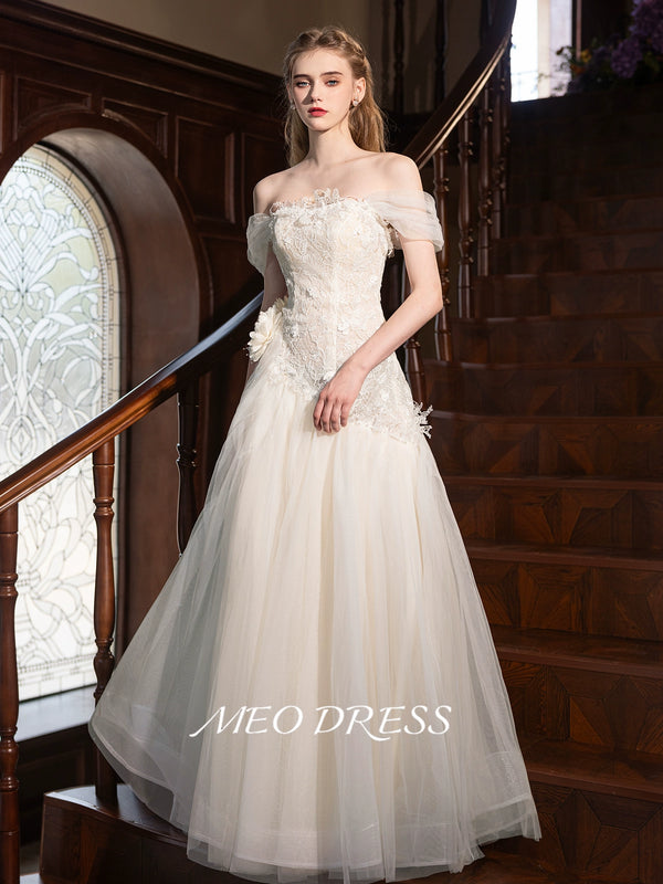 Light wedding dress, light luxury, high-end niche design sense, bride wedding order, fairy gas lace, heavy industry slim fish tail toasting clothes