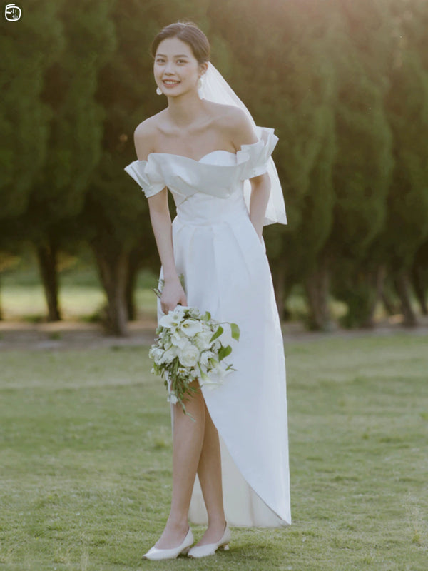 2025 spring new  travel photography light wedding dress Mori exterior white satin shoulder niche high-end dress